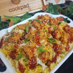 A picture of Three layered Arabian Rice.