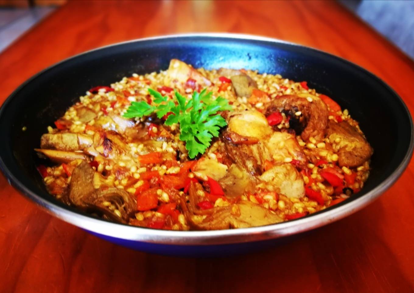 Arroz integral con pollo y alcachofas al curry