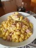 Mac&cheese con taquitos de jamón ahumado