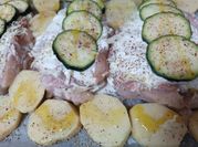 Una foto de papas al horno con nata