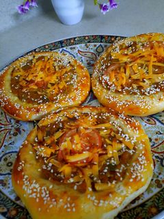 صورة لوصفة فطائر باللحم والجبن الشيدر