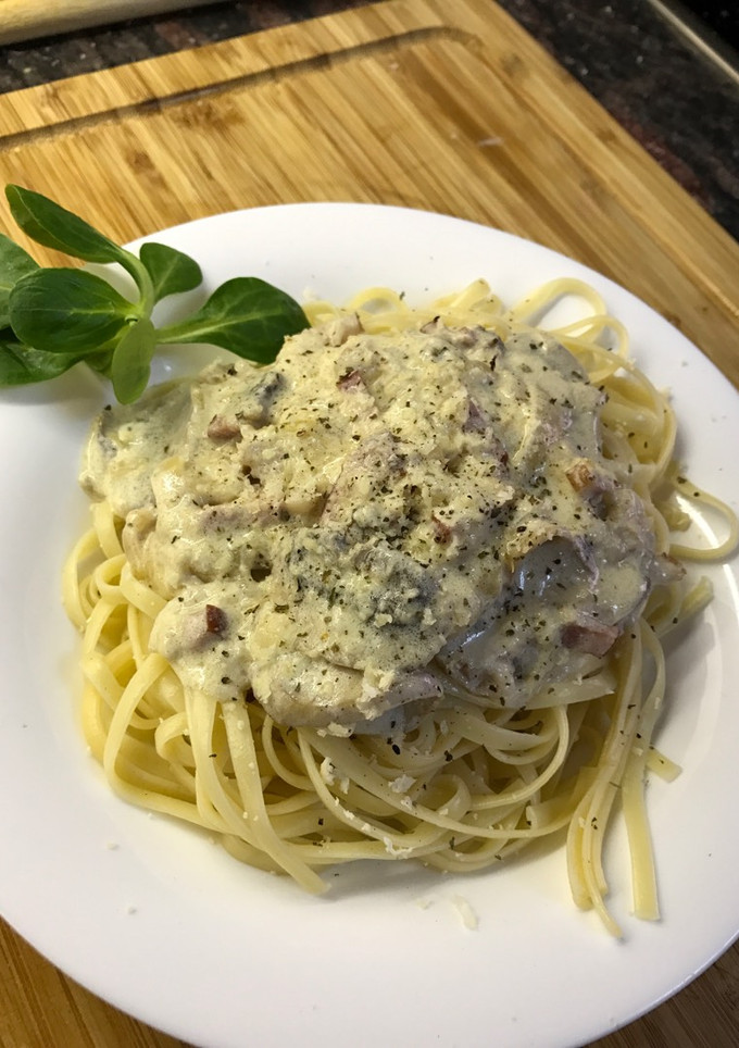 Una foto de Tallarines a la carbonara