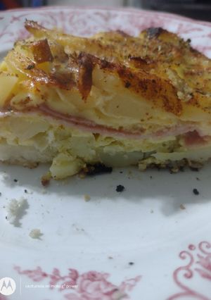 Una foto de Tortillas de papa rellena con jamón y queso