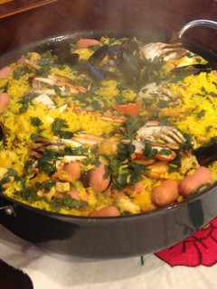 Una foto de Paella