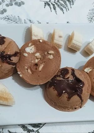 Una foto de Brownies proteicos al microondas fáciles, rápidos y esponjosos