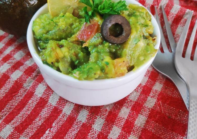 Easiest Way to Make Super Quick Homemade Guacamole