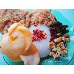 รูปของ Nasi Uduk Komplit