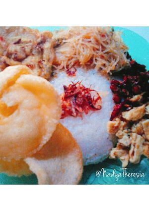 Foto resep Nasi Uduk Komplit