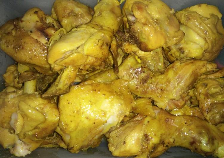 Ayam ungkep bumbu rajang