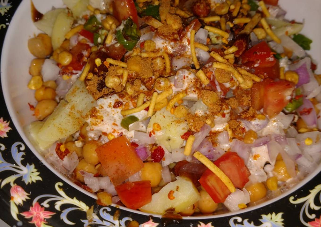 Spicy chanay aloo ki chaat