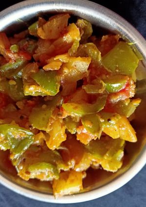 शिमला मिर्च और बेसन की सब्जी (Shimla mirch aur besan ki sabzi recipe in hindi) रेसिपी मुख्य फोटो