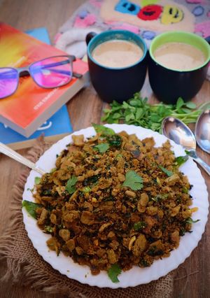 મેથી અને લસણીયો વઘારેલો રોટલો (Methi and Garlic Rotlo recipe in Gujarati) રેસીપી મુખ્ય ફોટો