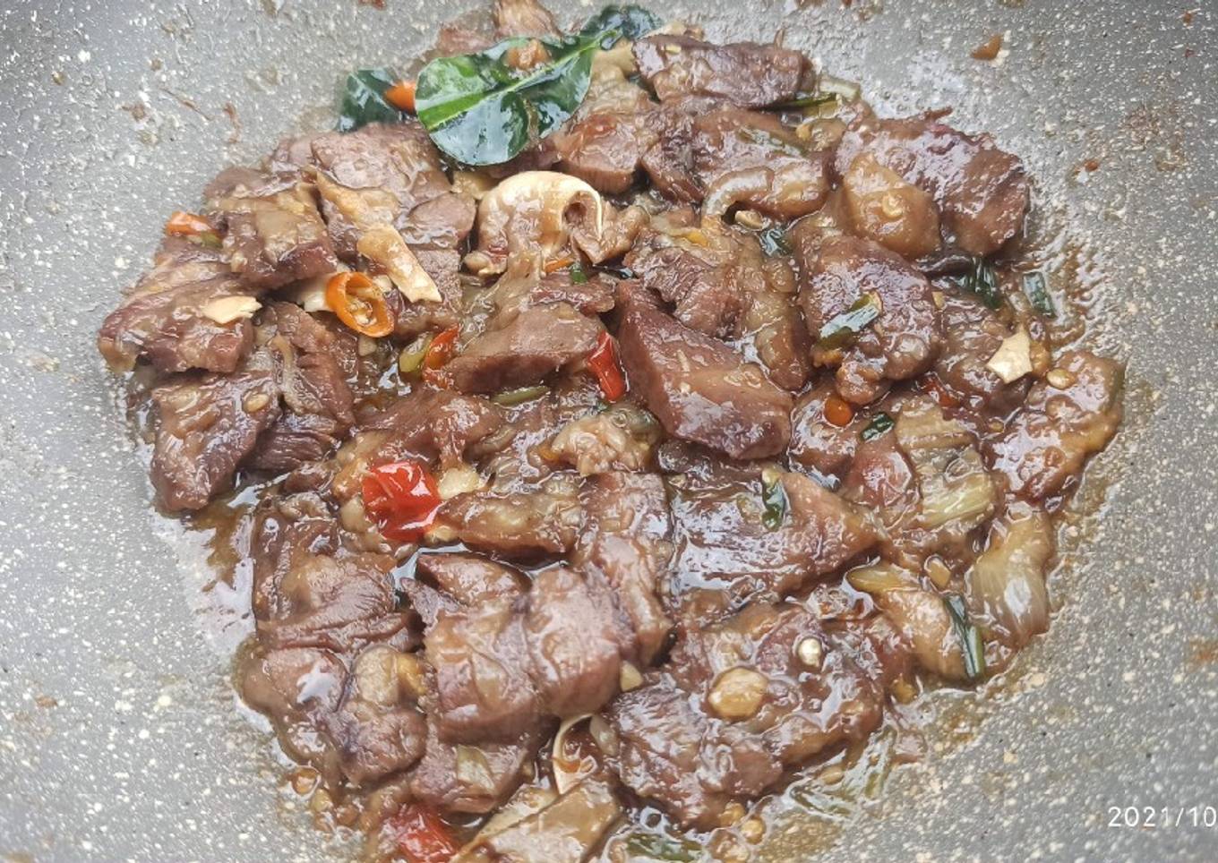 38. Oseng Lidah n Kuping Babi