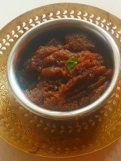 आटे का हलवा (aata halwa recipe in hindi) रेसिपी मुख्य फोटो