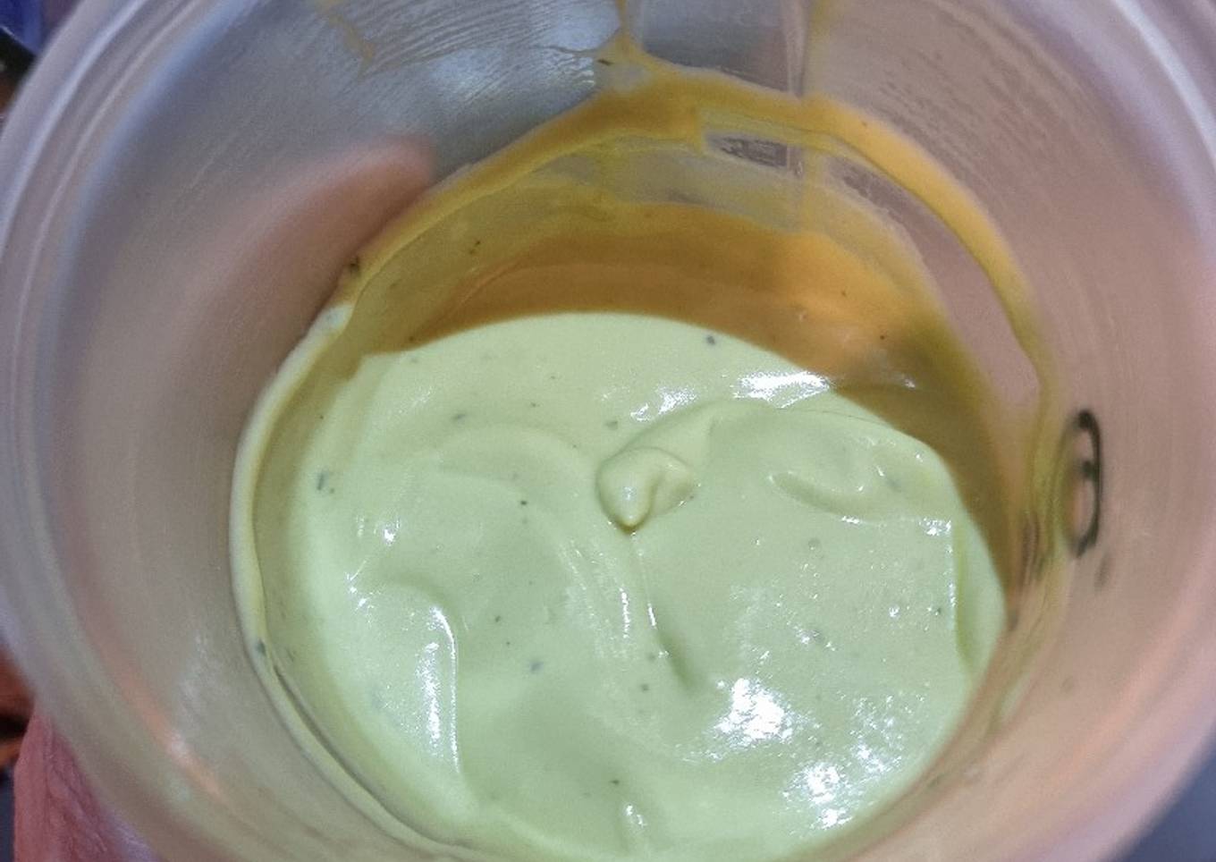 Crema de yogurt y aguacateš„