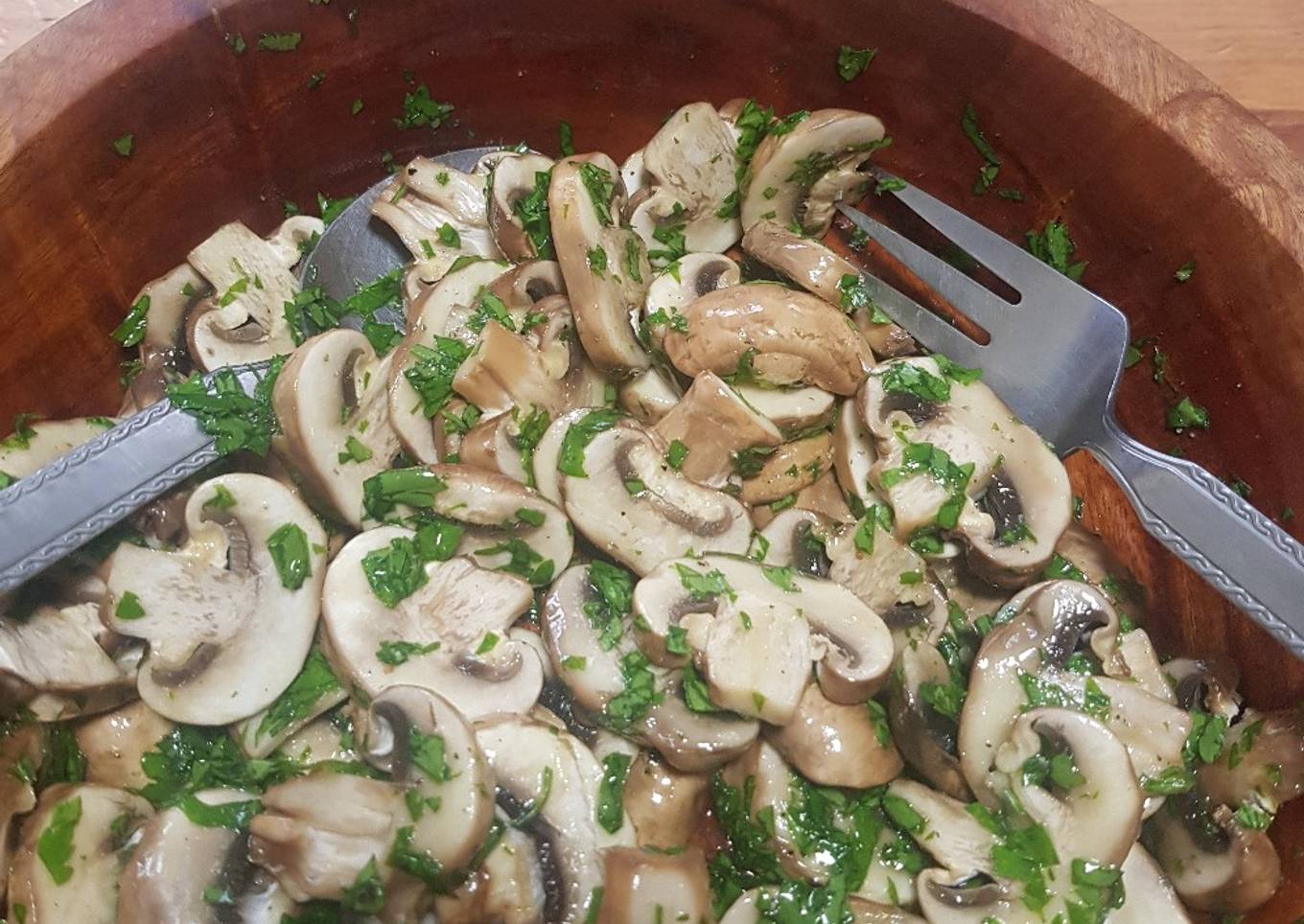 Ensalada de champiñones crudos al estilo de mi mamá