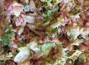 Una foto de Ensalada fresca con atún de lata
