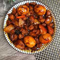 BABI KECAP (PORK BRAISED with SOY SAUCE)-レシピのメイン写真