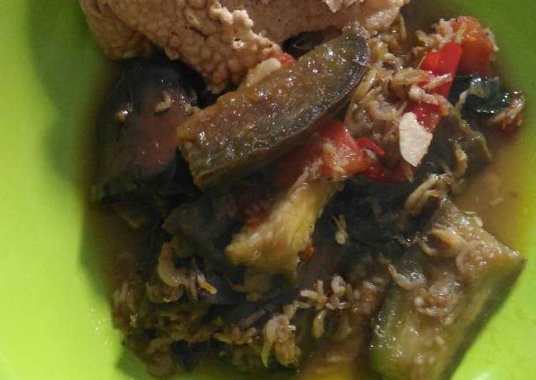 Bagaimana Menyiapkan Udang Terong Bumbu Terasi - MUDAH, Lezat