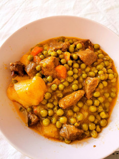 Una foto de Guisantes con ternera🥣