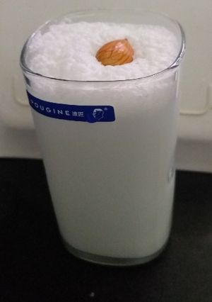 A picture of Almond Shake.