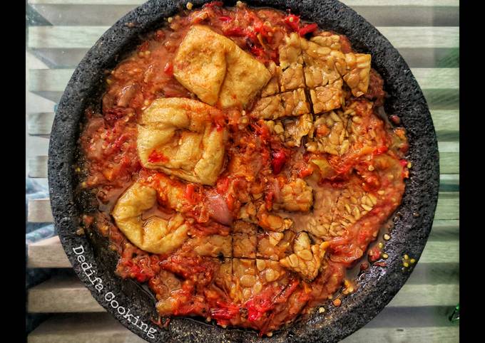 Resep 190. Tahu Tempe Penyet Sambal Tomat, Bikin Ngiler