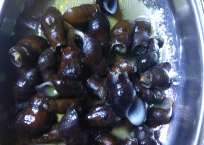 Bagaimana cara bikin Tengkuyung masak kuah yang istimewa