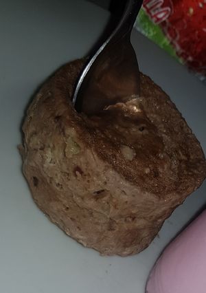 Una foto de Tortita de banana, avena y cacao fitt al microondas
