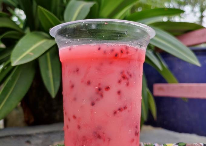 Resep Es Framboze Yakult Oleh Widjie Astuti Cookpad