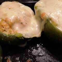 Una foto de Zapallitos rellenos de pollo con muzarella