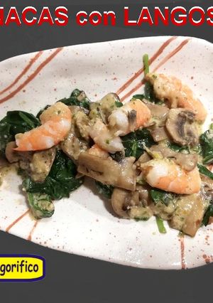 Una foto de Ensalada de Espinacas con Langostinos