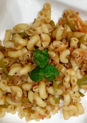 A picture of Keema Macroni.