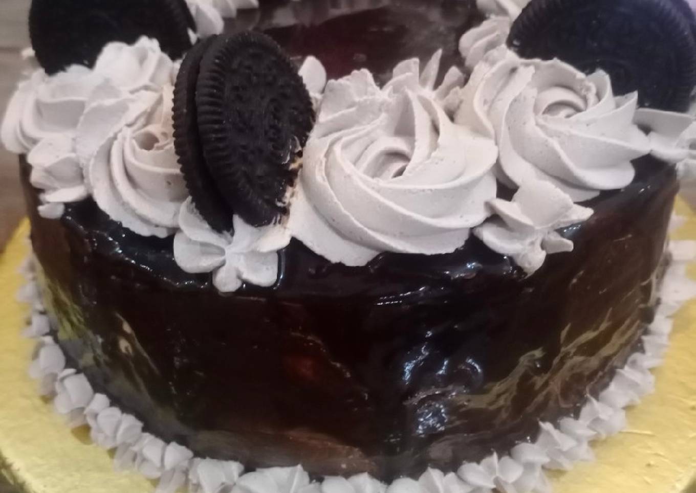Full chocolate ðŸ«and oreo cake ðŸŽ‚