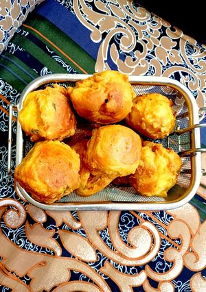 A picture of Mini potato pakora bread.