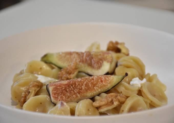 Orecchiette chèvre, figues et noix