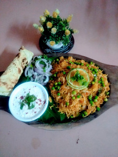 તવા પુલાવ (Tava Pulao Recipe In Gujarati) રેસીપી મુખ્ય ફોટો