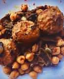 Albóndigas veganas con setas y garbanzos al curry