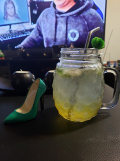 Una foto de Mojito menta-limón 🍹🍃