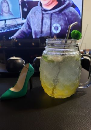 Una foto de Mojito menta-limón 🍹🍃