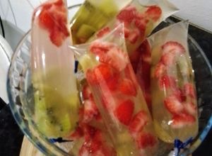 Foto de Geladinho natural de água de coco