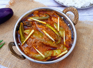 A picture of Chok Wangun (Kashmiri-style Tangy Brinjals).