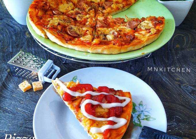 Cara Gampang Membuat Pizza Topping Kornet Sosis Bolognese, Bikin Ngiler