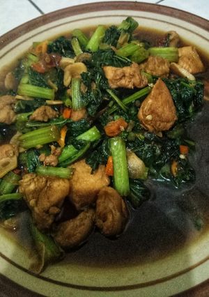 Foto resep Tumis Sawi & Ayam Pedas Manis