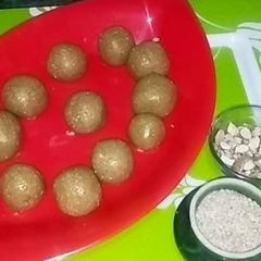 Til Gud Ke Ladoo A picture of Til Gud Ke Ladoo.