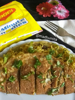 ম্যাগি অমলেট(Maggi Omelette Recipe in Bengali) রেসিপির প্রধান ছবি
