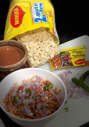 ম্যাগির ঝুরি ভাজা(maggi r jhuri bhaja recipe in Bengali) রেসিপির প্রধান ছবি