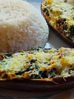 Una foto de Berenjenas rellenas de espinaca y atún