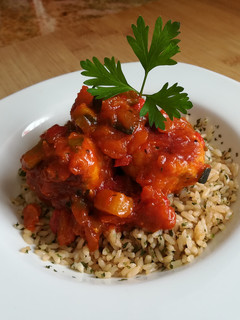 Una foto de Albóndigas con arroz al pisto súper rápido