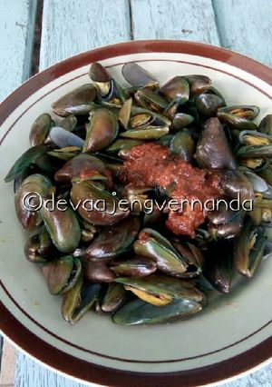 Foto resep Tumis kerang laut sambal merah