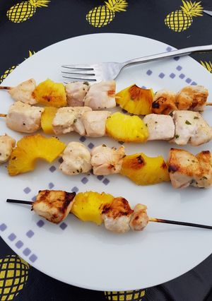 Une photo de Brochettes de poulet-ananas